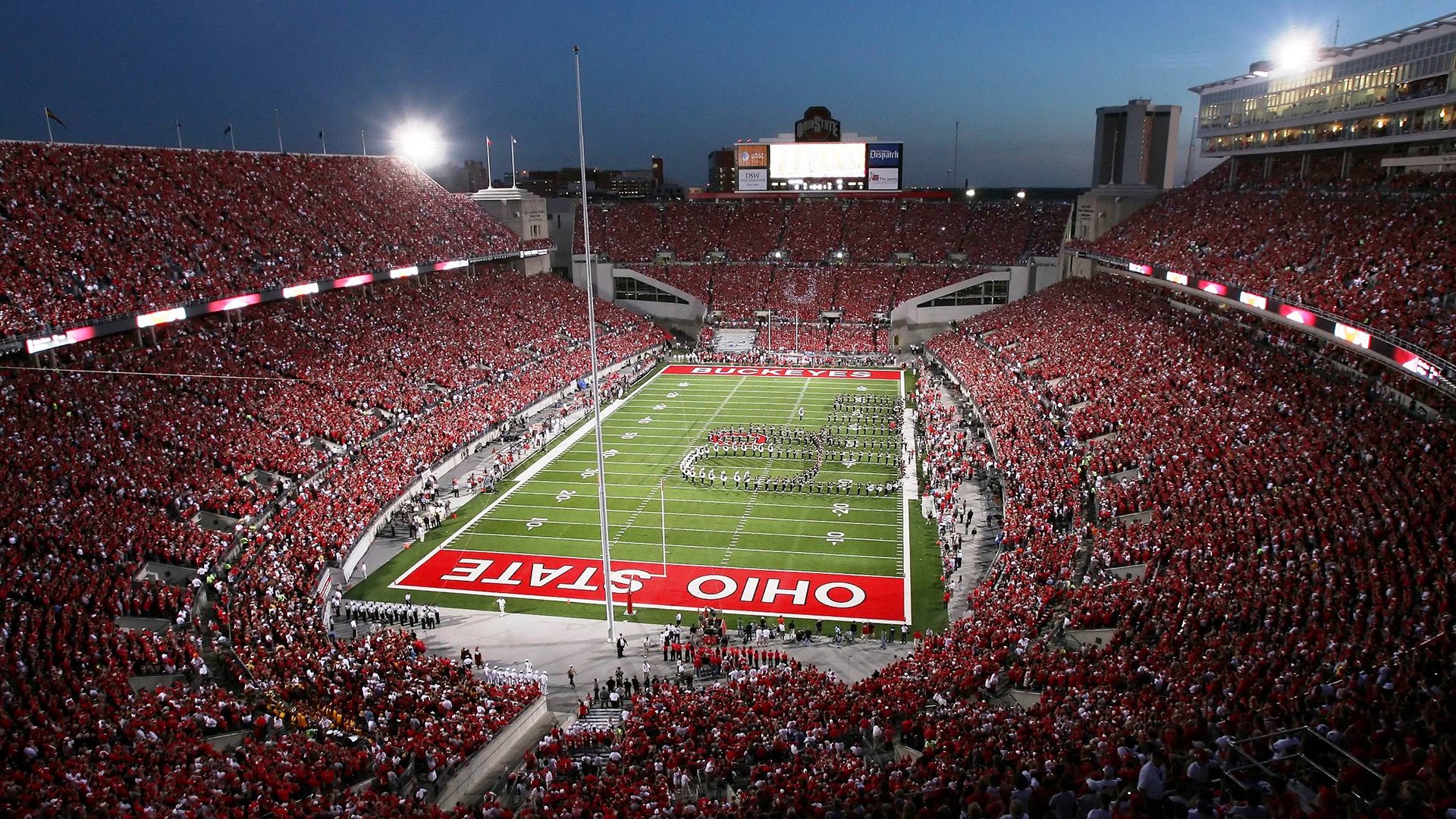 退役赛传奇复出表演赛吸引大批媒体关注，退役后重返赛场